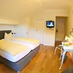 Alpenhof Garnihotel & מלון דירות