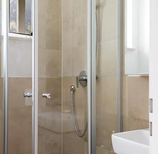 מלון דירות Alpenhof Garnihotel & 3*